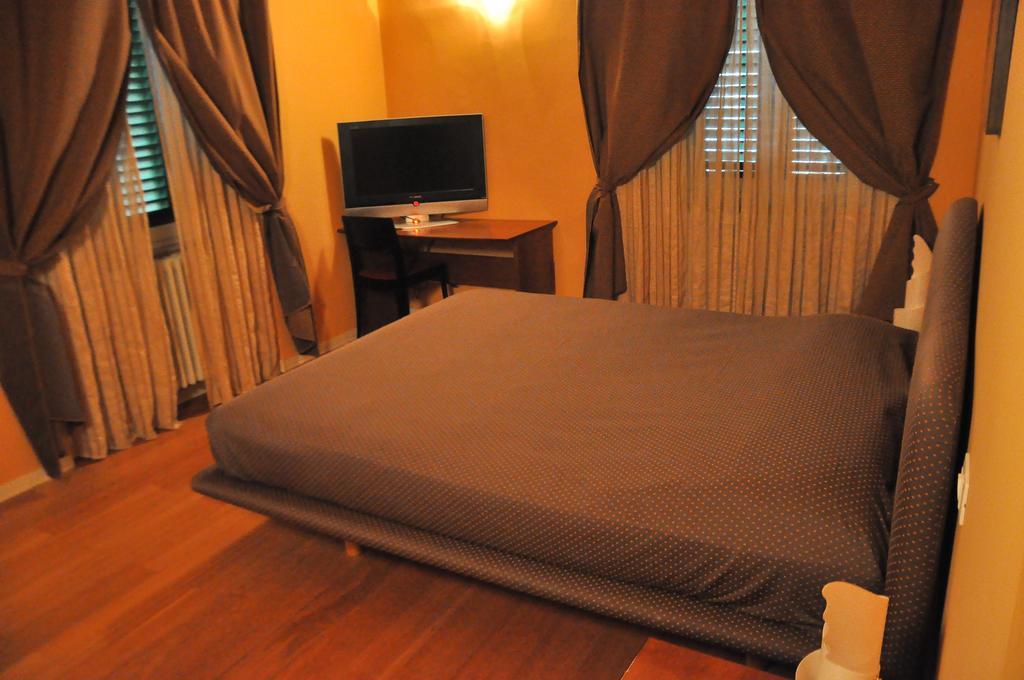 B&B Al Canto Del Cavour Pistoia Chambre photo
